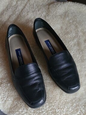 Easy Spirit Black Leather Slip-On Loafers for Women
